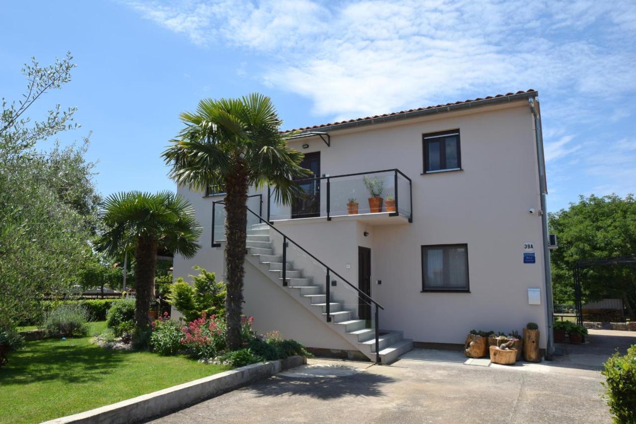 Apartments Aki Малинска Екстериор снимка