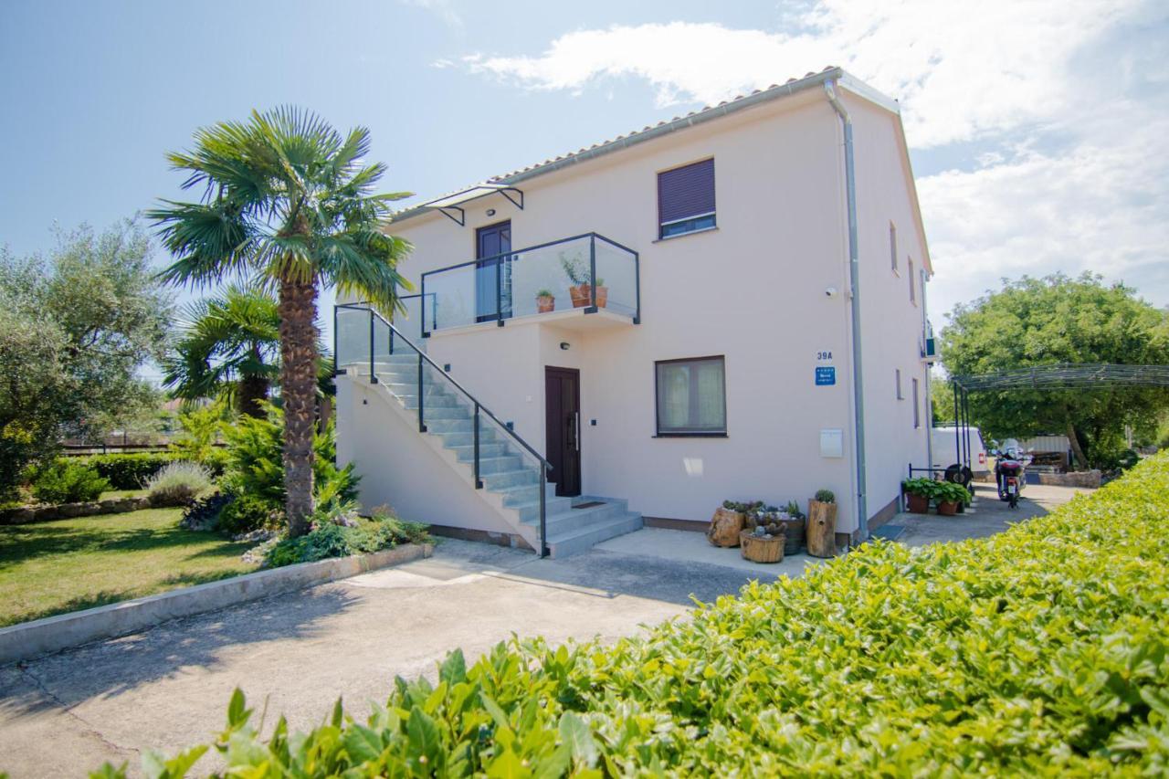 Apartments Aki Малинска Екстериор снимка