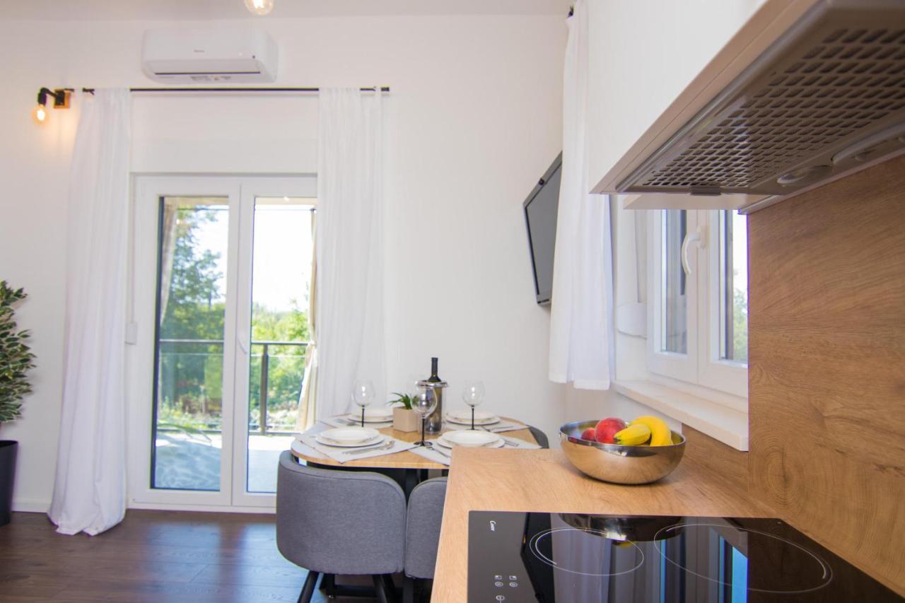 Apartments Aki Малинска Екстериор снимка