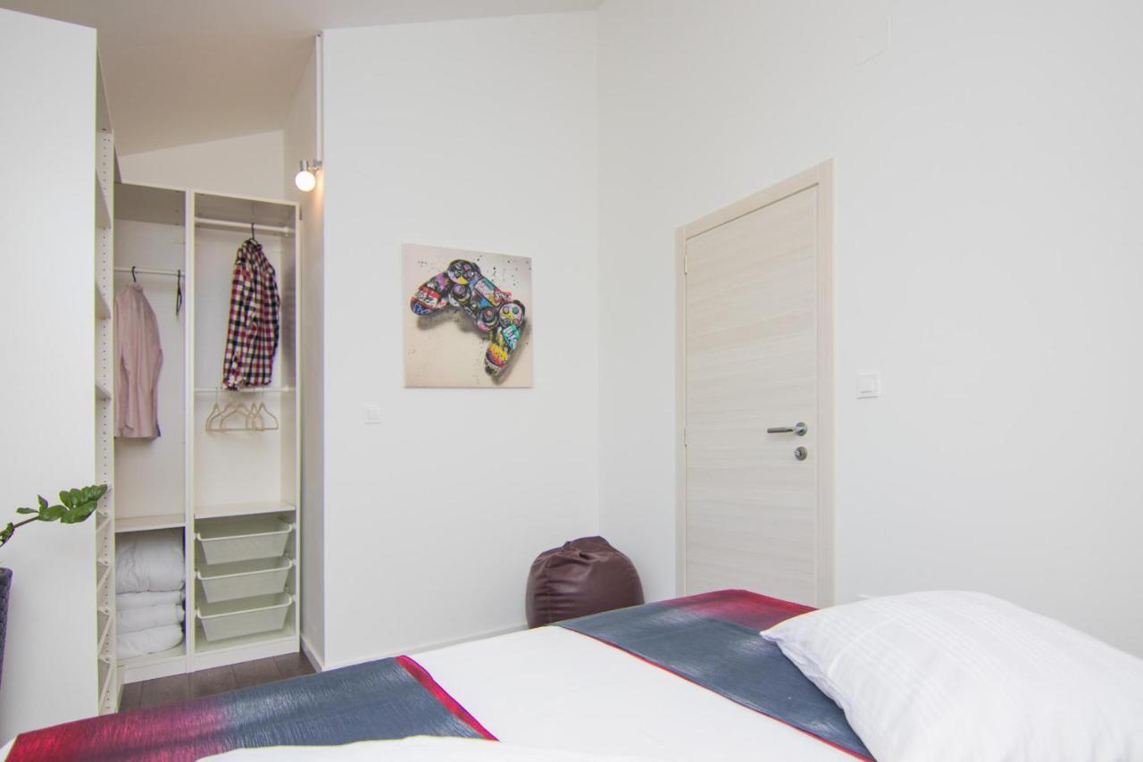 Apartments Aki Малинска Екстериор снимка