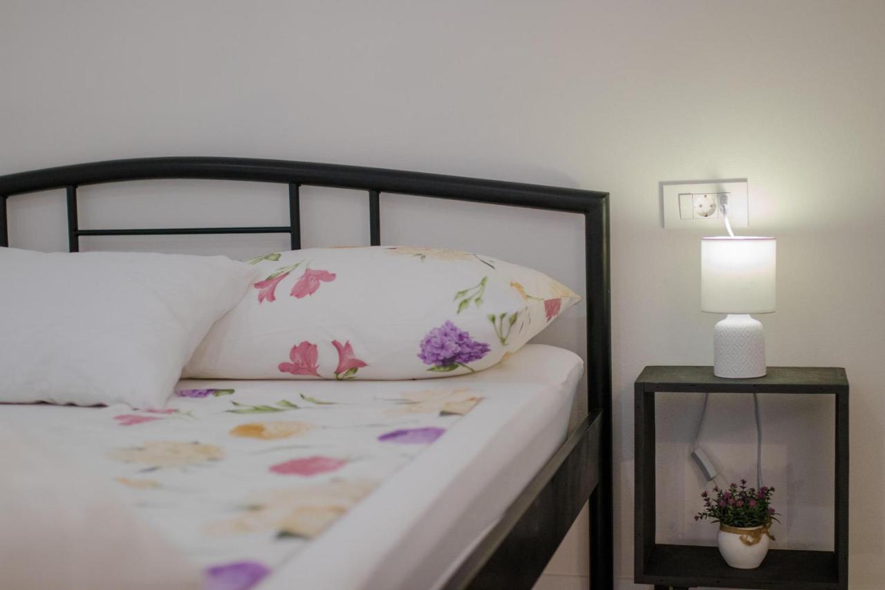 Apartments Aki Малинска Екстериор снимка